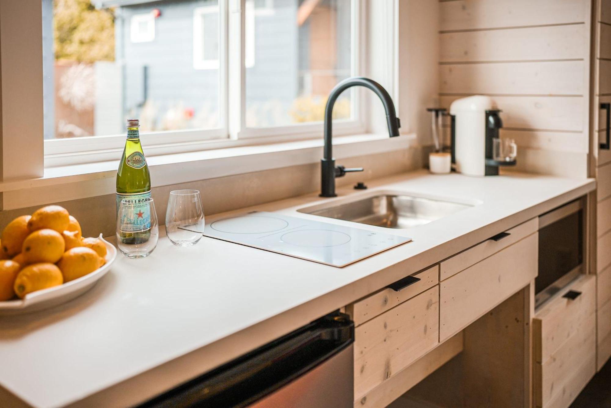 Longboard Studio Includes King Bed And Kitchenette 스틴슨 비치 외부 사진